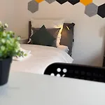 Dutti's - A L 2 L 4 Beds L Tv L Wifi L Kitchen L Parking L Autobahn *
