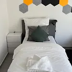 Dutti's - A L 2 L 4 Beds L Tv L Wifi L Kitchen L Parking L Autobahn