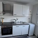 Dutti's - A L 2 L 4 Beds L Tv L Wifi L Kitchen L Parking L Autobahn * Duisbourg