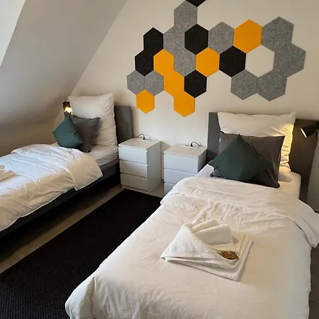 Dutti's - A L 2 L 4 Beds L Tv L Wifi L Kitchen L Parking L Autobahn Duisburgo