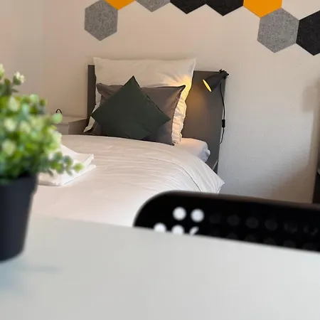 Duha Homes - 2 Apartment, Monteurwohnung, Tv, Wifi, Kueche, Self Check-in, Autobahnnaehe *