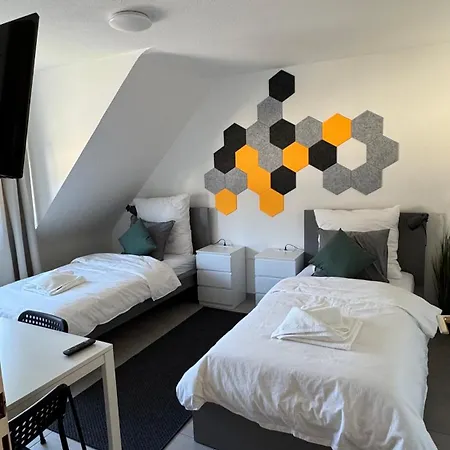 Apartment Duha Homes - 2 Apartment, Monteurwohnung, Tv, Wifi, Kueche, Self Check-in, Autobahnnaehe