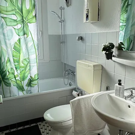 דירה L 2 L 4 Beds L Tv L Wifi L Kitchen L Parking L Autobahn