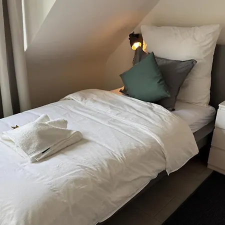 Apartment Duha Homes - 2 Apartment, Monteurwohnung, Tv, Wifi, Kueche, Self Check-in, Autobahnnaehe *