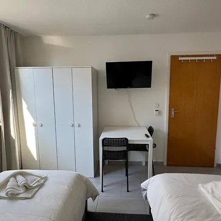 דירה L 2 L 4 Beds L Tv L Wifi L Kitchen L Parking L Autobahn דיסבורג