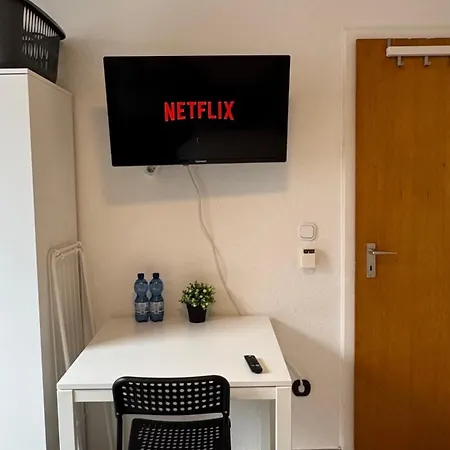 Duha Homes - 2 Apartment, Monteurwohnung, Tv, Wifi, Kueche, Self Check-in, Autobahnnaehe *