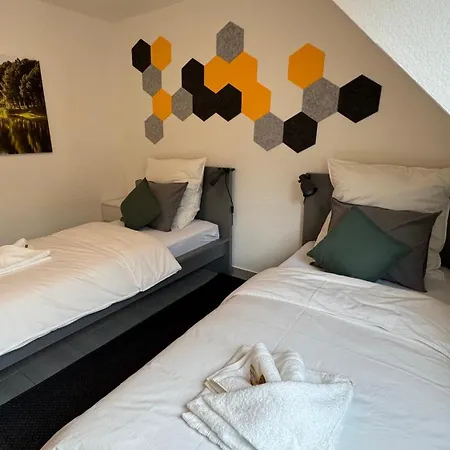 Dutti's - A L 2 L 4 Beds L Tv L Wifi L Kitchen L Parking L Autobahn Duisburgo