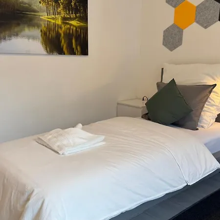 Daire Dutti's - L 2 L 4 Beds L Tv L Wifi L Kitchen L Parking L Autobahn