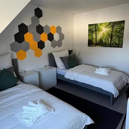 Duha Homes - 2 Apartment, Monteurwohnung, Tv, Wifi, Kueche, Self Check-in, Autobahnnaehe شقة