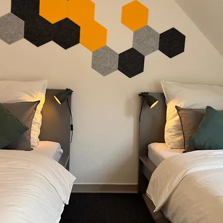 Daire Dutti's - L 2 L 4 Beds L Tv L Wifi L Kitchen L Parking L Autobahn