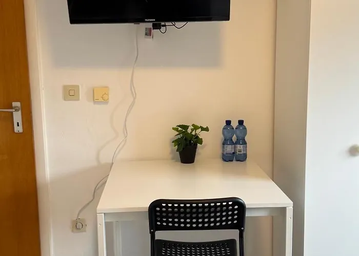 A L 2 L 4 Beds L Tv L Wifi L Kitchen L Parking L Autobahn