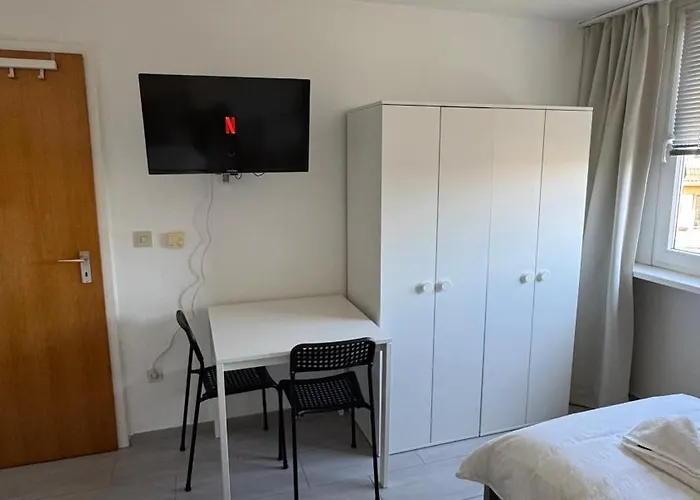 A L 2 L 4 Beds L Tv L Wifi L Kitchen L Parking L Autobahn Apartmán *